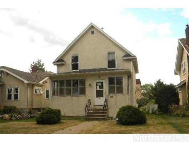 Foto del edificio - Beautiful 5 Bedroom Close by The U of M for Sept 2026!~