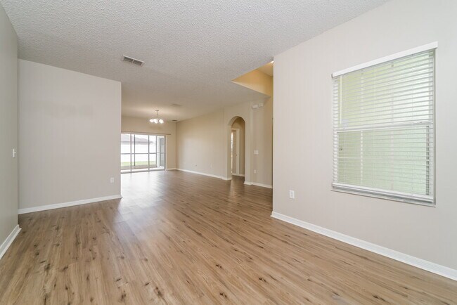 Foto del edificio - 243 Anson Dr