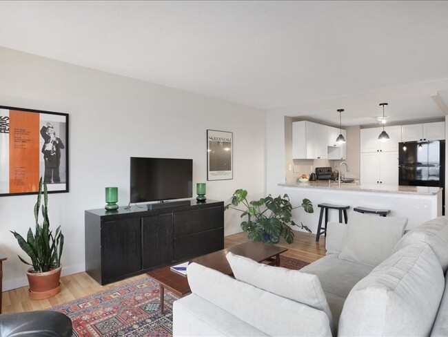 Foto del edificio - 1300 E Lafayette St