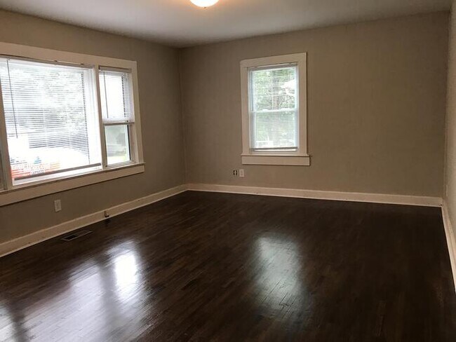 Foto del edificio - Huntersville: 3 bedroom 1 bath home