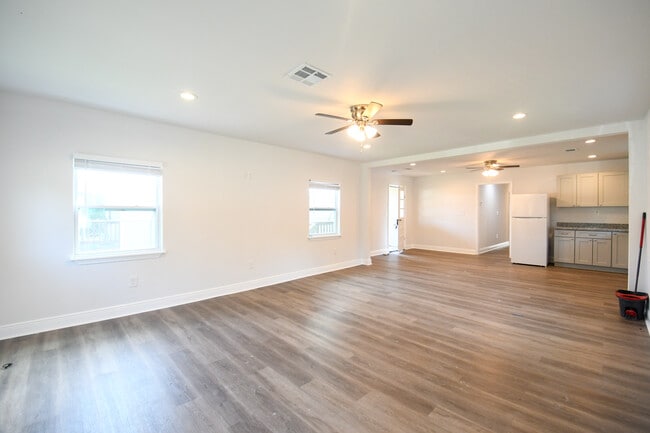 Foto del edificio - 415 W 29th Ave