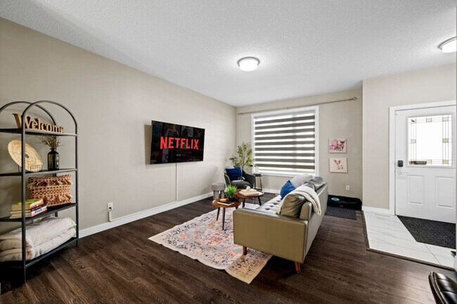 Photo du bâtiment - 10755-10792 92 St NW