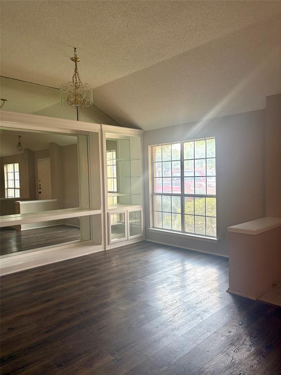 Foto del edificio - 16311 Rockgate Dr