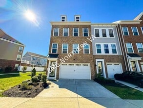 Building Photo - 42961 Running Creek Square