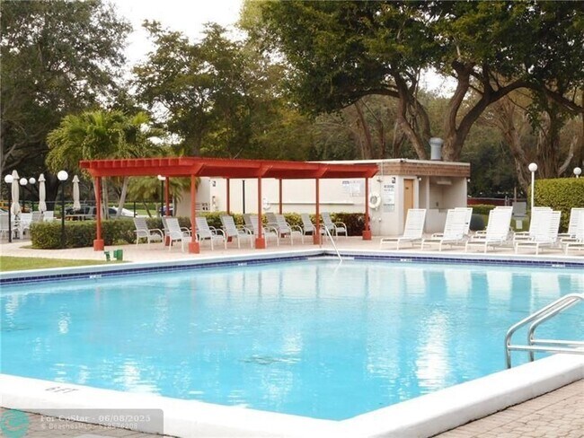 Foto del edificio - 3150 W Rolling Hills Cir