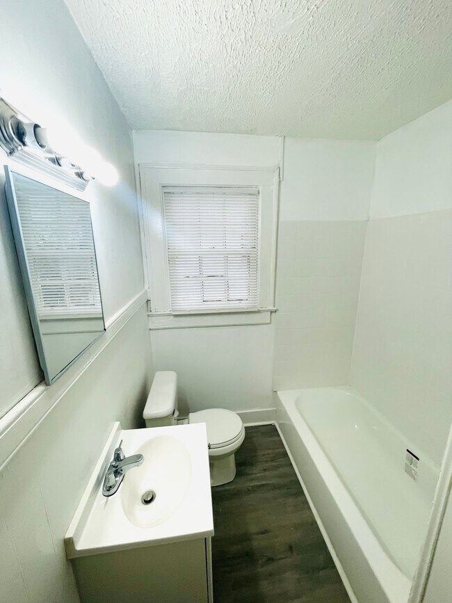 Foto del edificio - ** 2 bed 1 bath located in Morningview ** ...