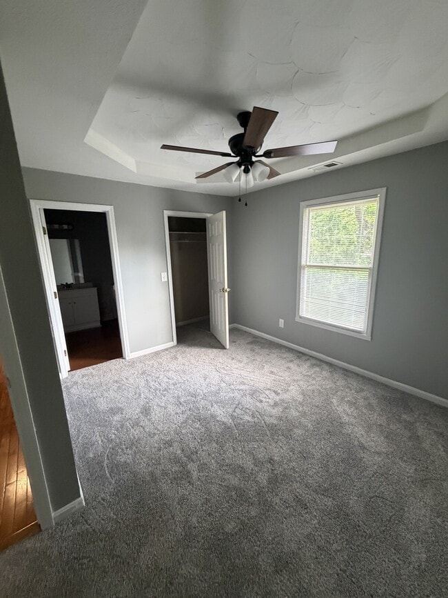 Building Photo - 127 Springhill Dr
