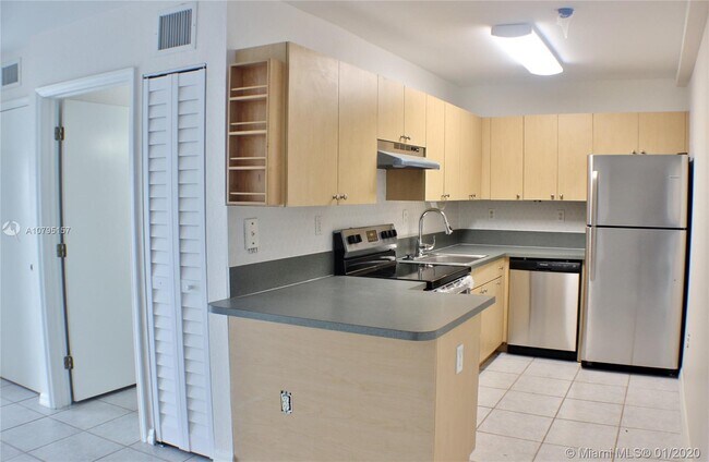 Foto del edificio - 437 SW 7th St