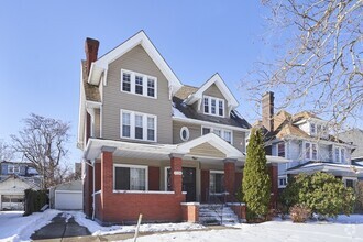 Building Photo - 1504 E 107th St