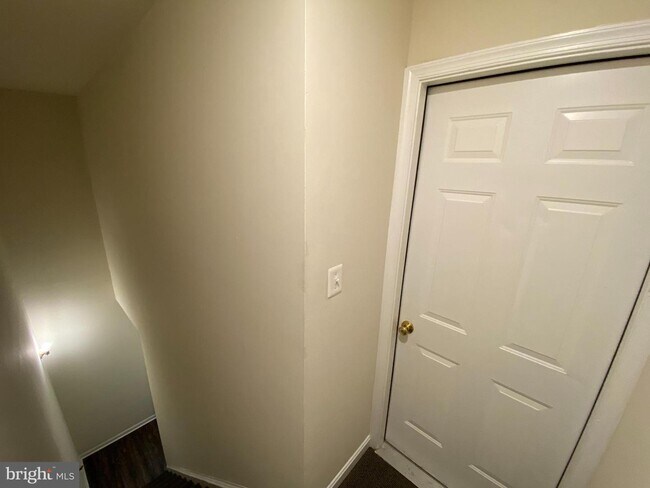 Building Photo - 241 Cambridge St