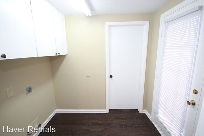 Building Photo - 3 br, 1.5 bath House - 1237 N. 3rd St.