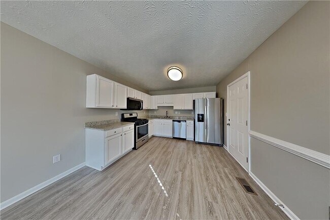 Building Photo - 11 Emerald Ct