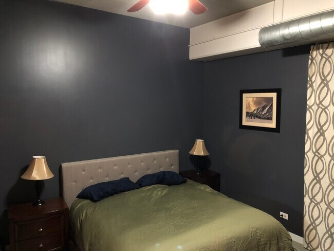 Foto del edificio - 1635 W Belmont Ave