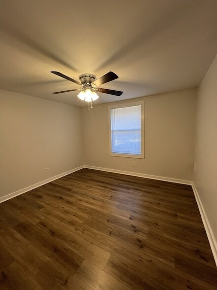 Foto del edificio - 2421 Madison St