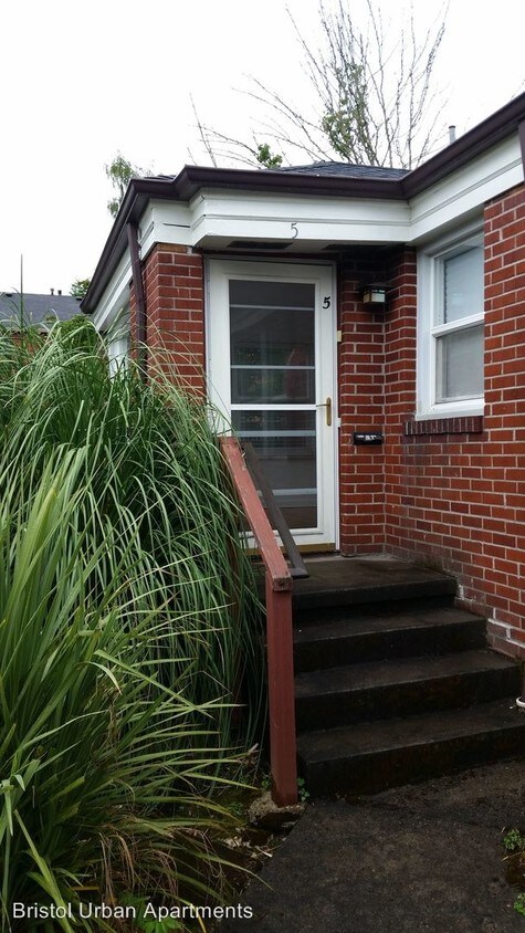 Primary Photo - 2035 SE Oak St
