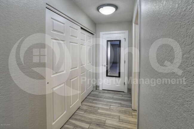 Building Photo - 101 S Players Club Dr