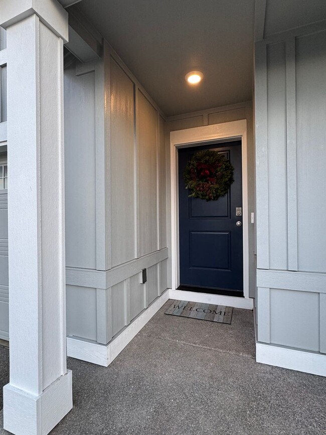 Foto del edificio - Brand-New 3-Bed Home with 2-Car Garage