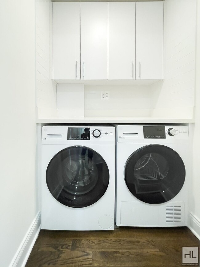 Building Photo - E 16 ST