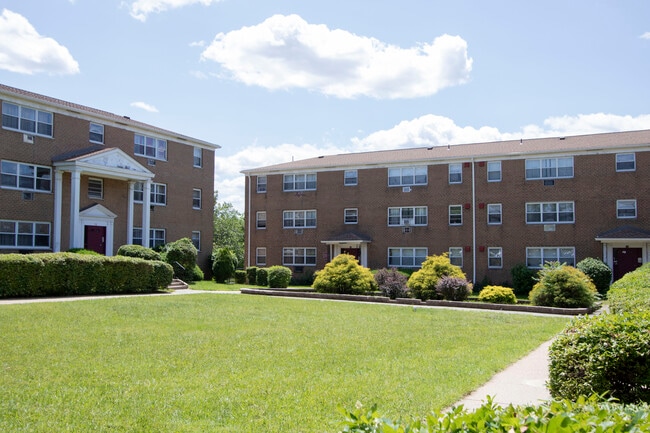 Open green areas for children to play - High Park Terrace