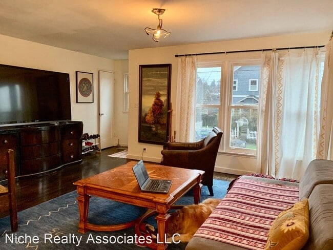 Building Photo - 3 br, 2 bath House - 6531 Division Ave NW