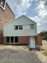 Building Photo - 839 Gladstone Ave