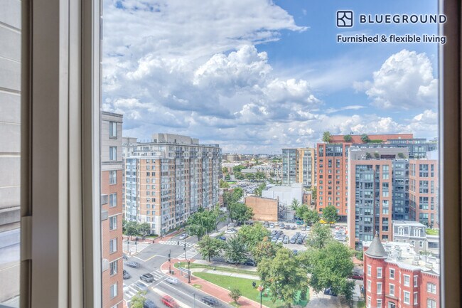 Foto del edificio - 450 Massachusetts Ave NW