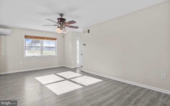 Building Photo - 1437 Gibson Rd
