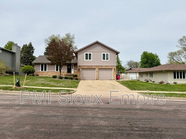 Building Photo - 5900 W 28th St