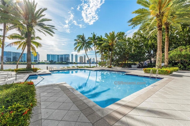 Foto del edificio - 3145 NE 184th St