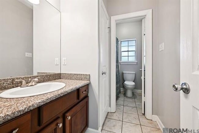 Building Photo - Adorable Mandeville House!