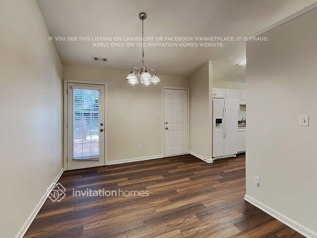 Foto del edificio - 7805 Royce Hall Ln