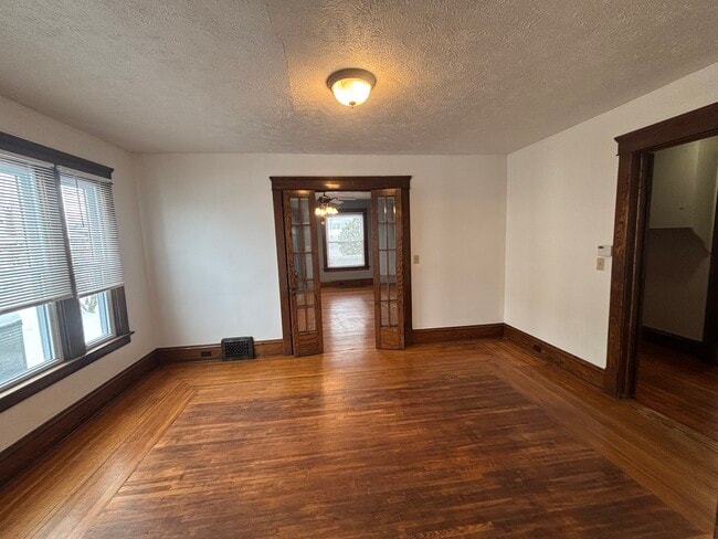 Foto del edificio - 430 Clinton Ct