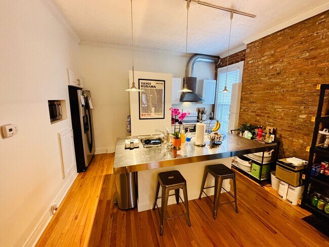 Foto del edificio - 111 E Blenkner St