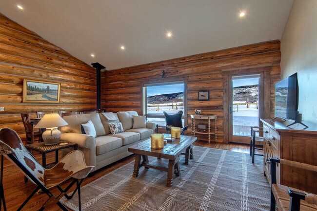 Foto del edificio - 1330 Larsen Ln