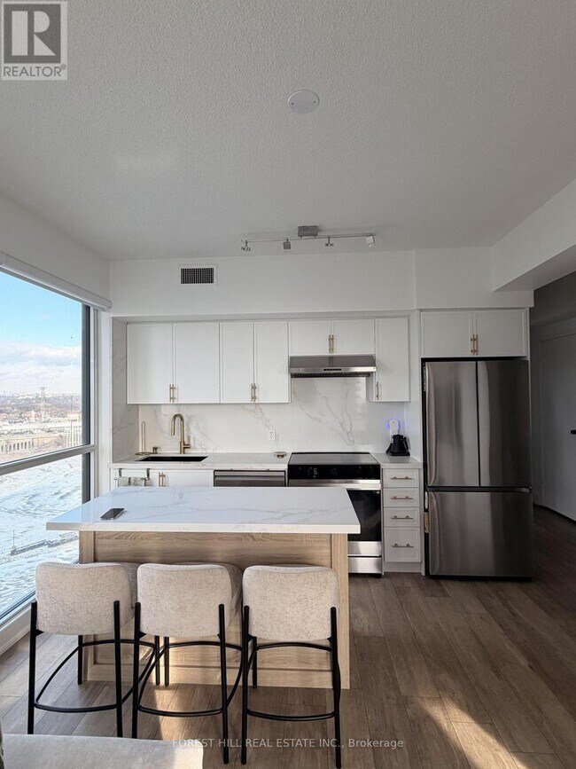 Photo du bâtiment - 2200 Lake Shore Blvd W