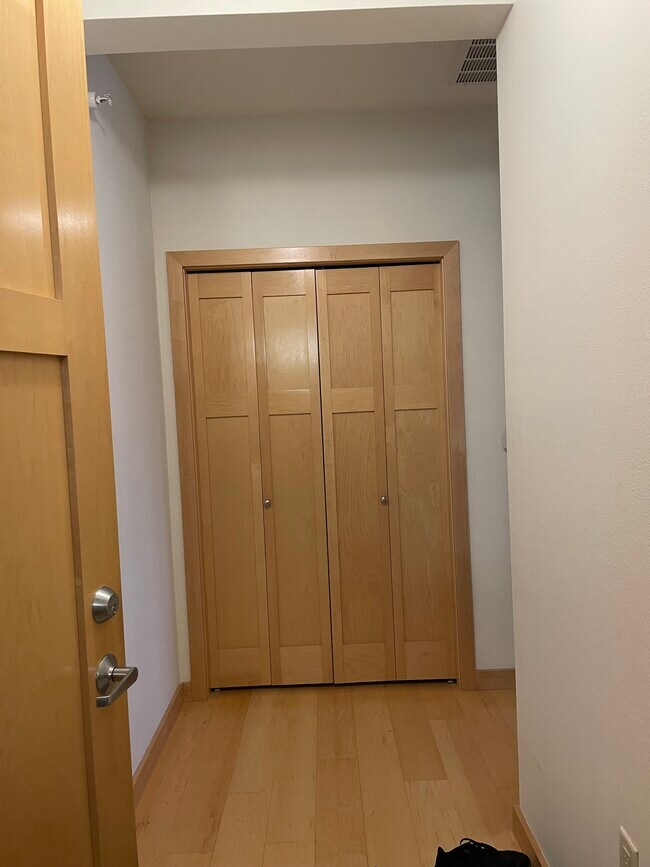 808 Williamson St Unit 304, Madison, WI 53703 Condo for Rent in