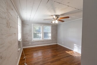 Building Photo - 104 S Beauregard St