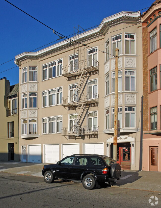 Building Photo - 3565 Fillmore St