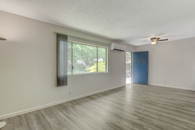 Apt#2 entrence in living room - 1768 Willow Trl