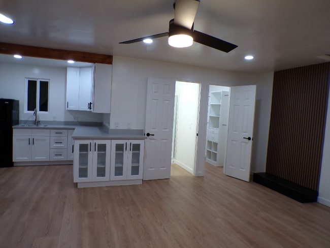 Foto del edificio - 739 Twin Oaks Ave