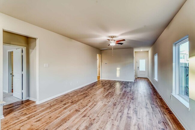 Building Photo - 8204 Burnt Orchid Dr