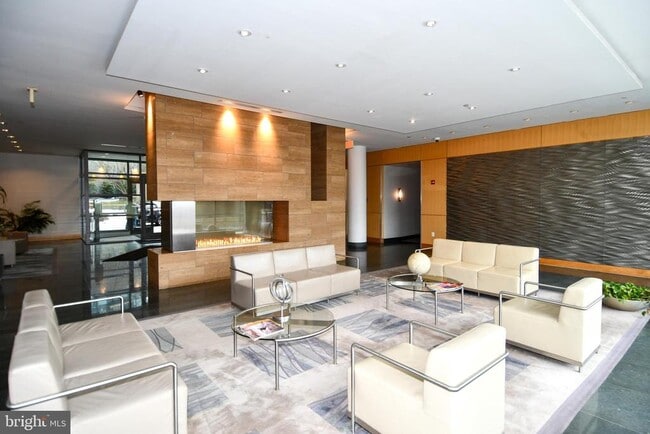 Building Photo - 2001 15th St N