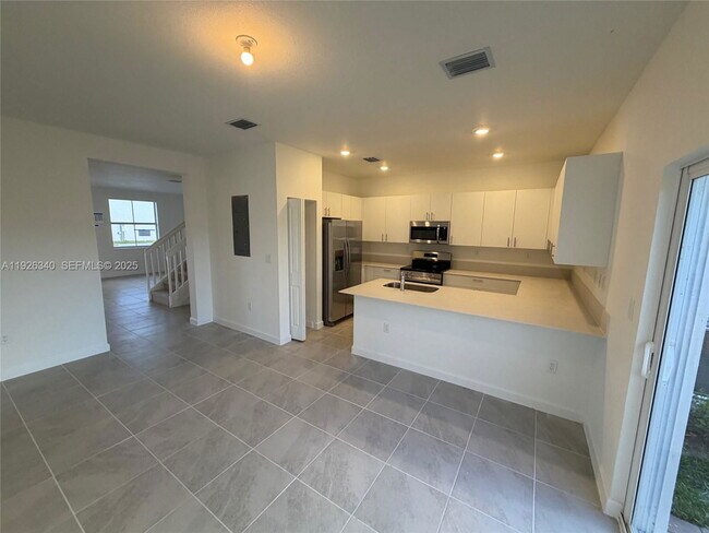 Foto del edificio - 2728 SE 26th Ave