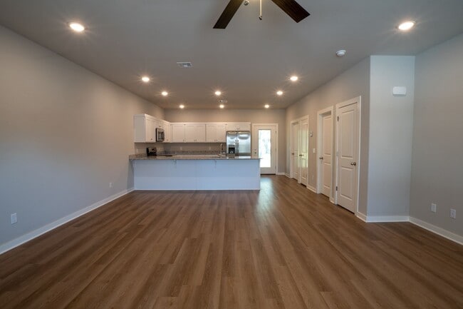 Building Photo - 1195 N Pink Ter