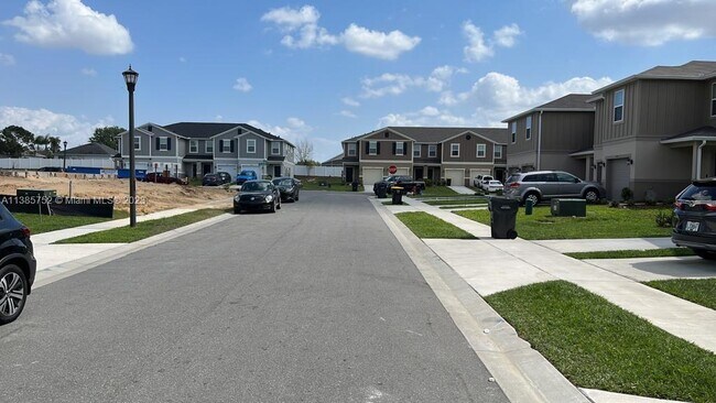 Building Photo - 1552 Papaya Cir.