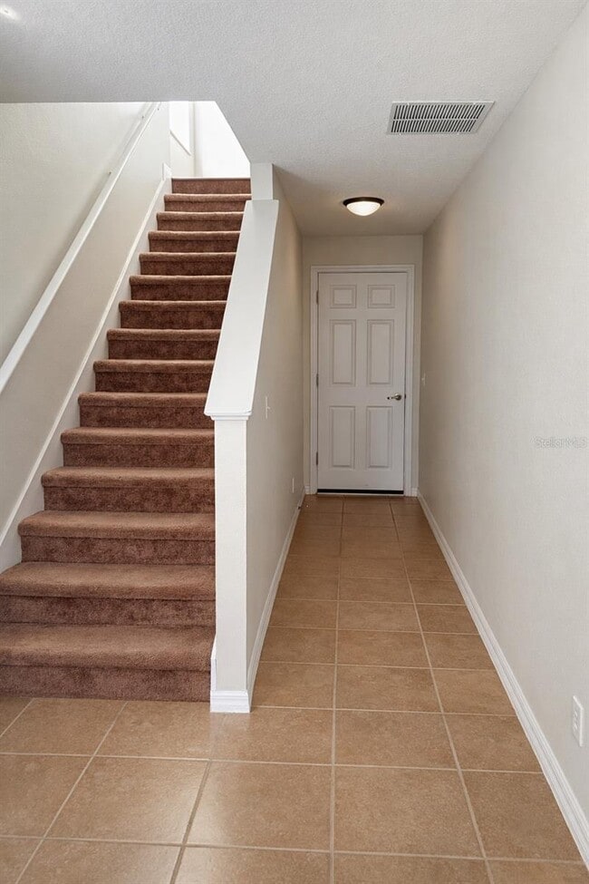 Building Photo - 1525 Cloverbay Ln