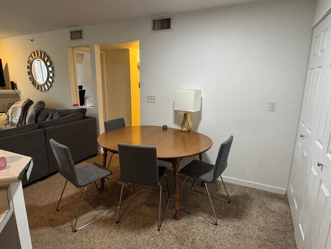 Building Photo - Top Floor South Boulder 2BD/2BA Condo - Av...