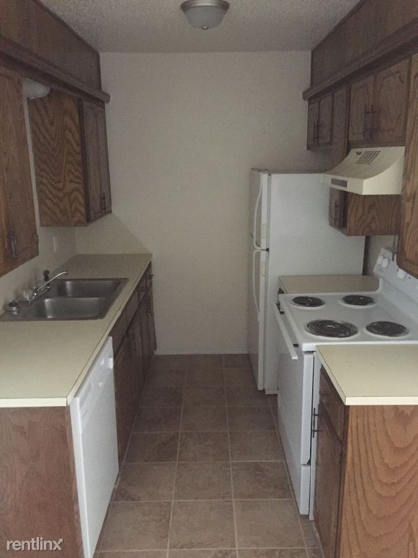 Primary Photo - 2111 NW Lindy Ave