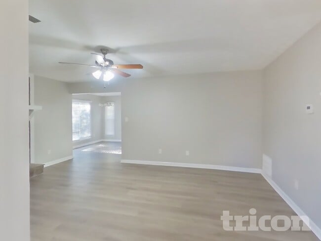 Foto del edificio - 236 Independence Dr