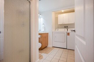 Building Photo - 151 Av. Atwater